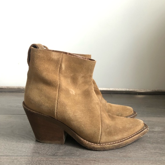 Acne Studios Shoes - Acne studios tan nubuck Donna western ankle boots. Very in fashion, cowboy style